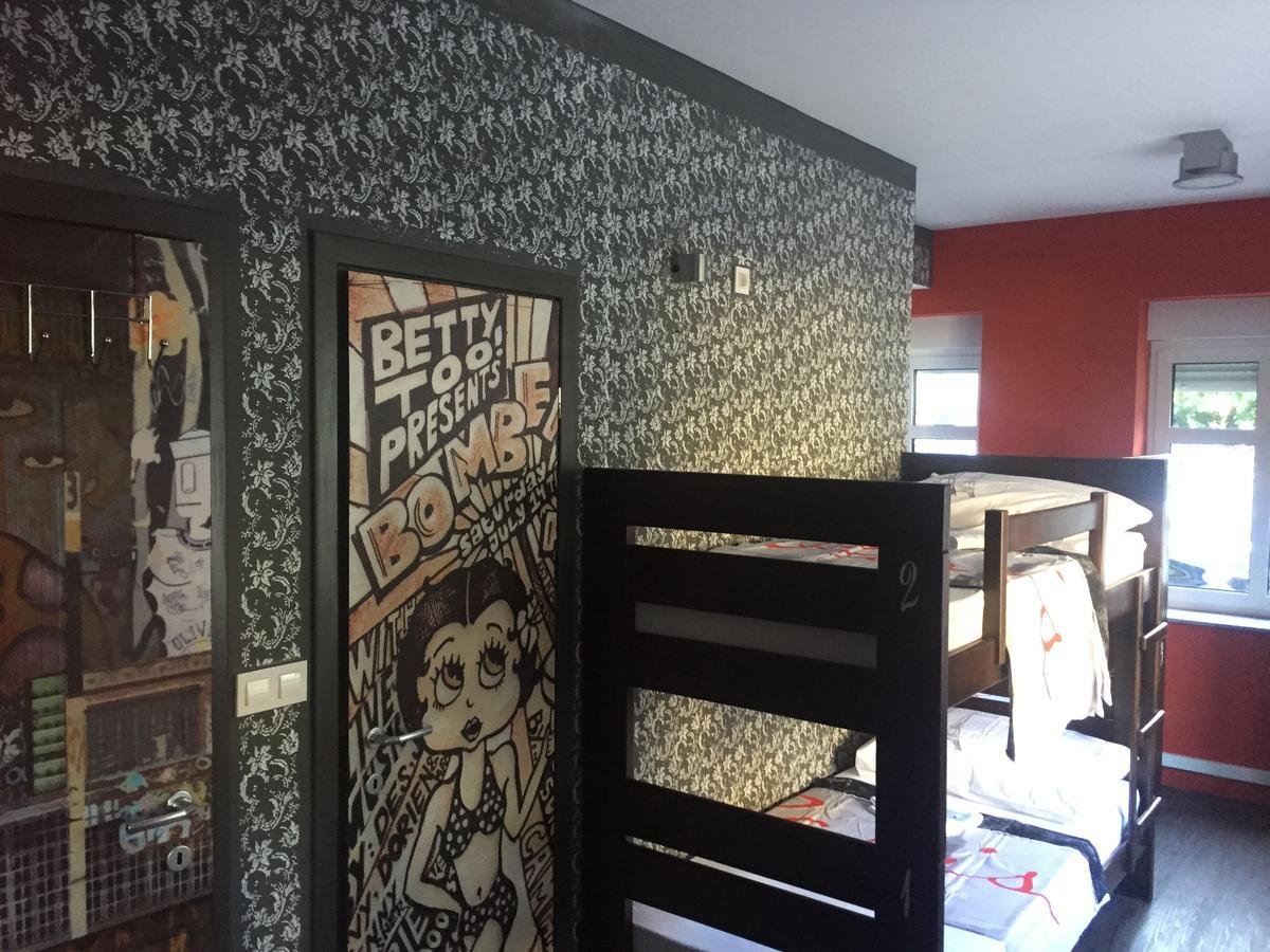Hostel Paris Загреб Экстерьер фото