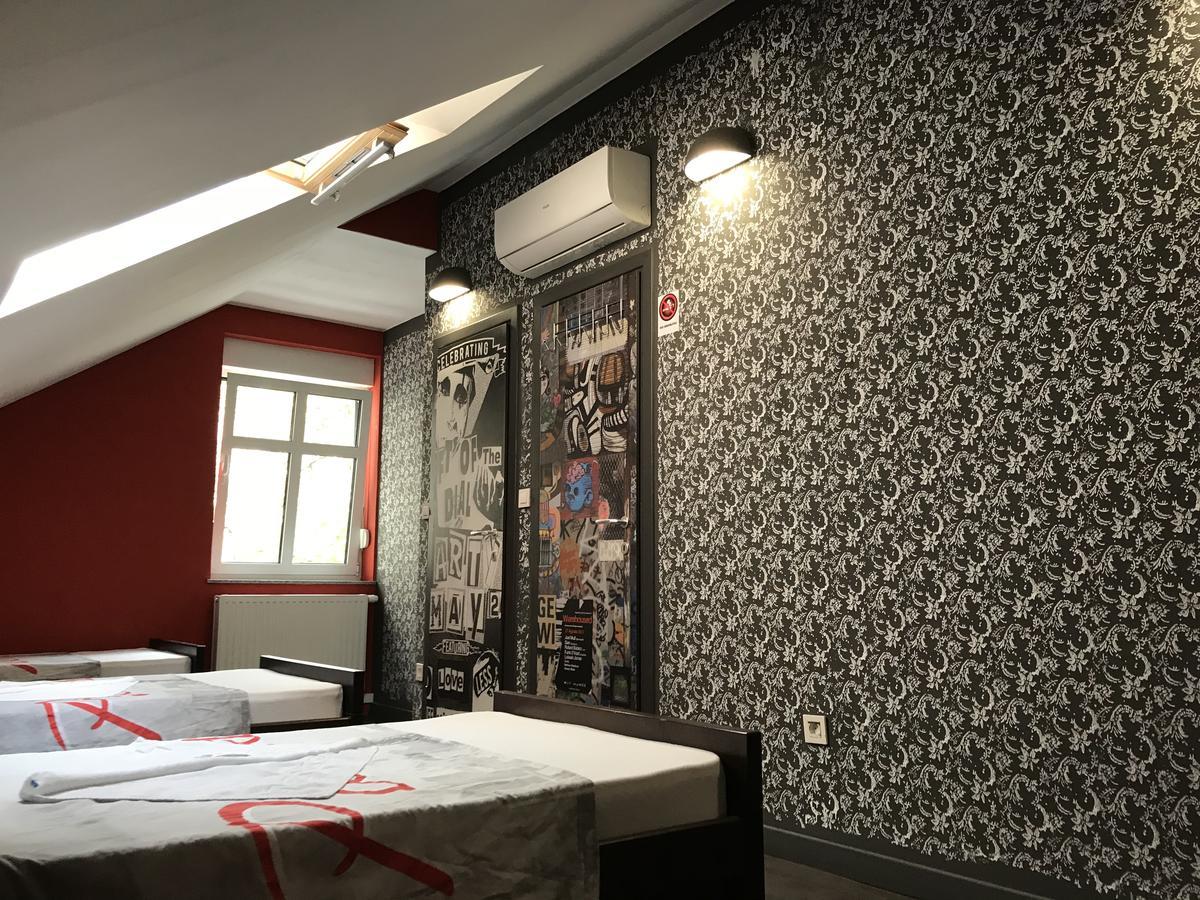Hostel Paris Загреб Экстерьер фото