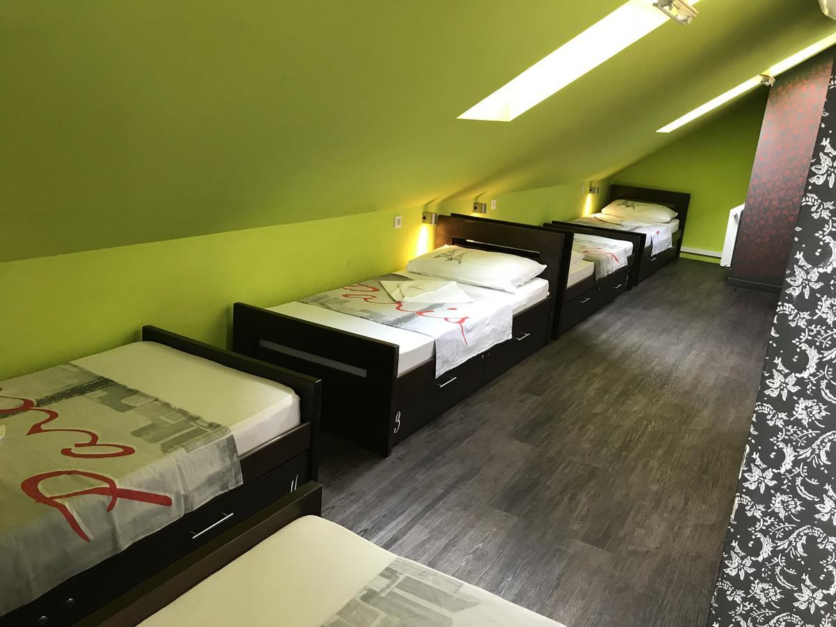 Hostel Paris Загреб Экстерьер фото