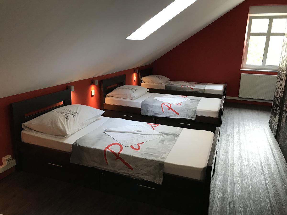 Hostel Paris Загреб Экстерьер фото