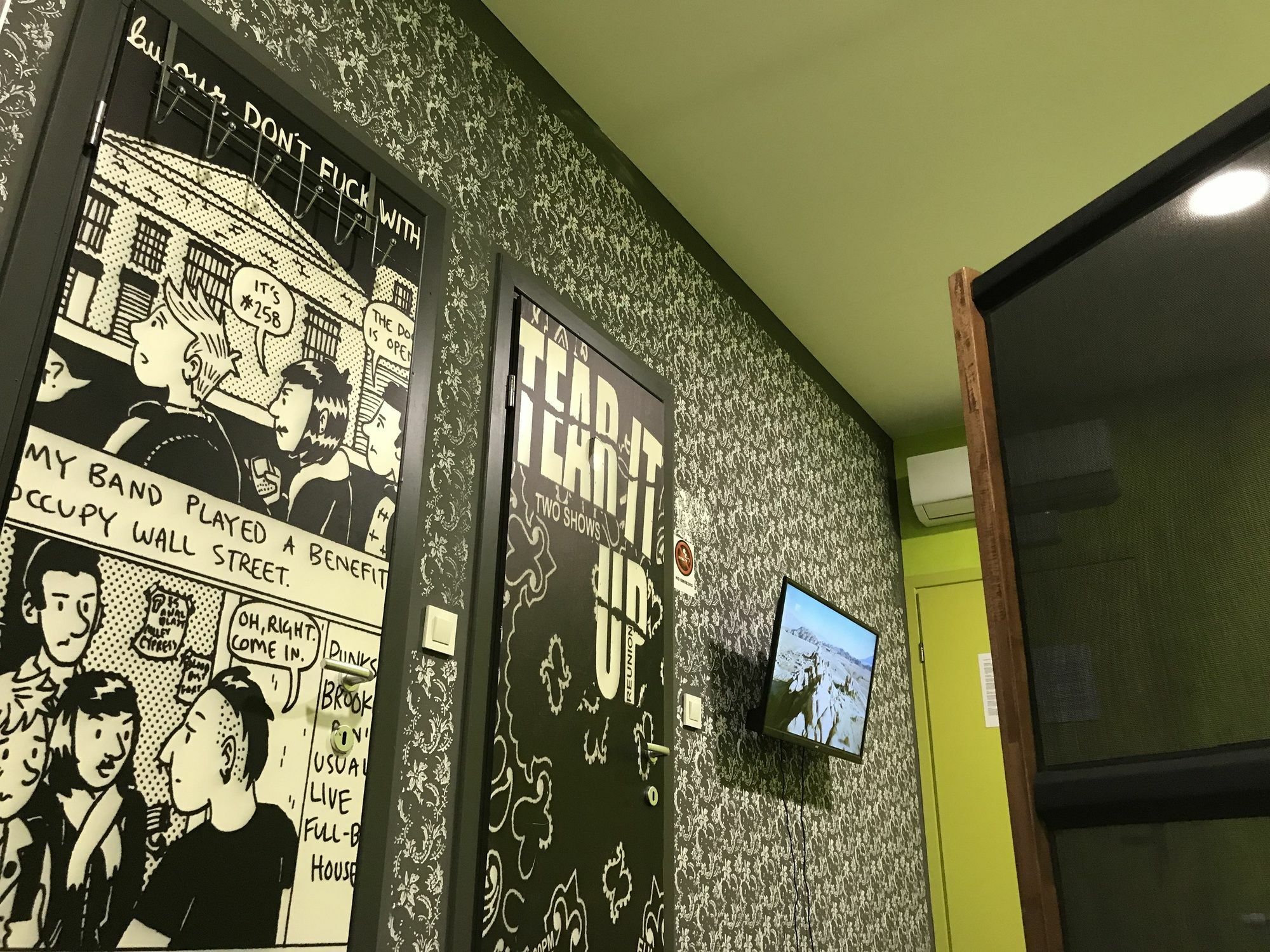 Hostel Paris Загреб Экстерьер фото